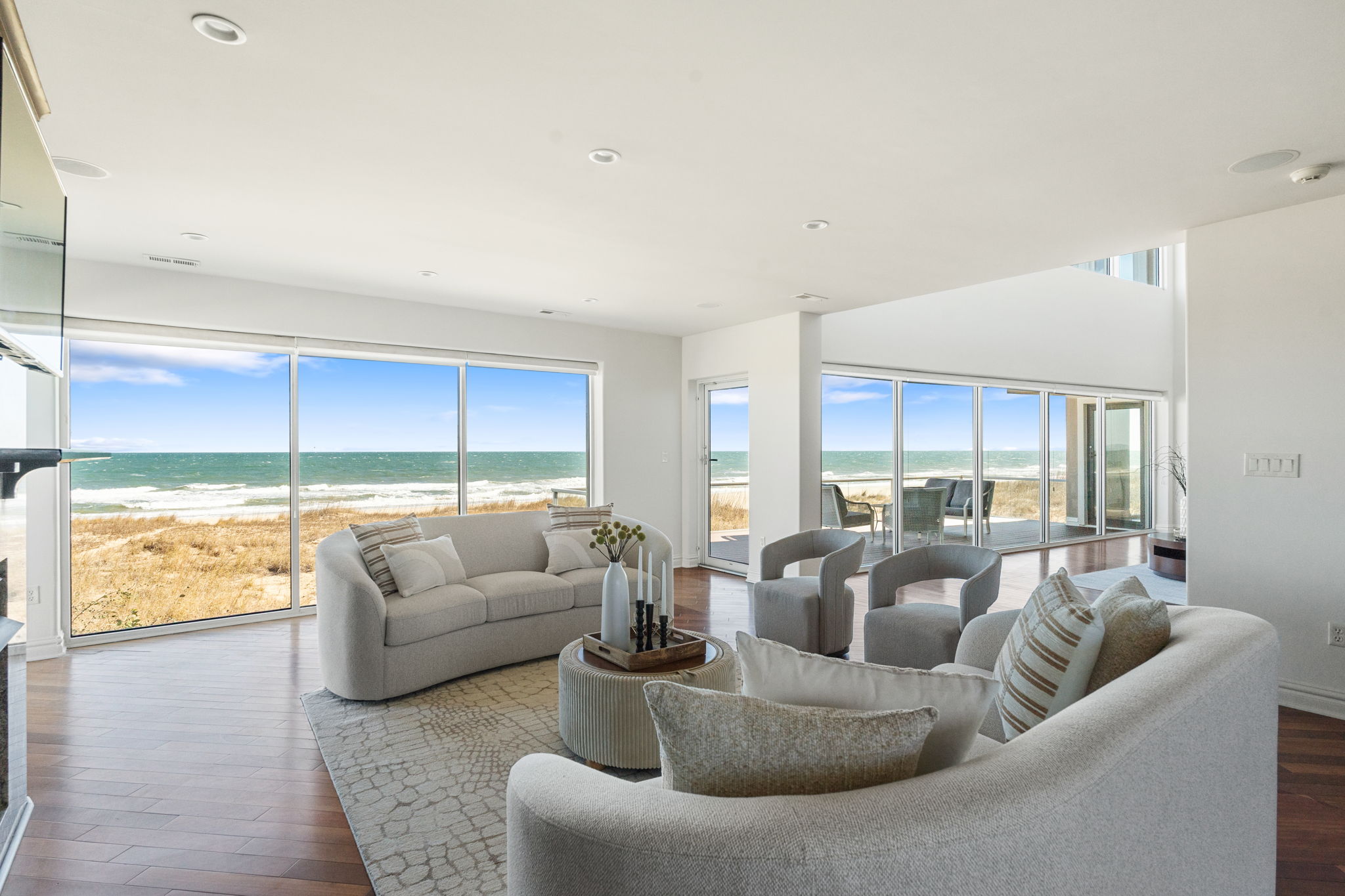 Expansive ocean views capture the imagination