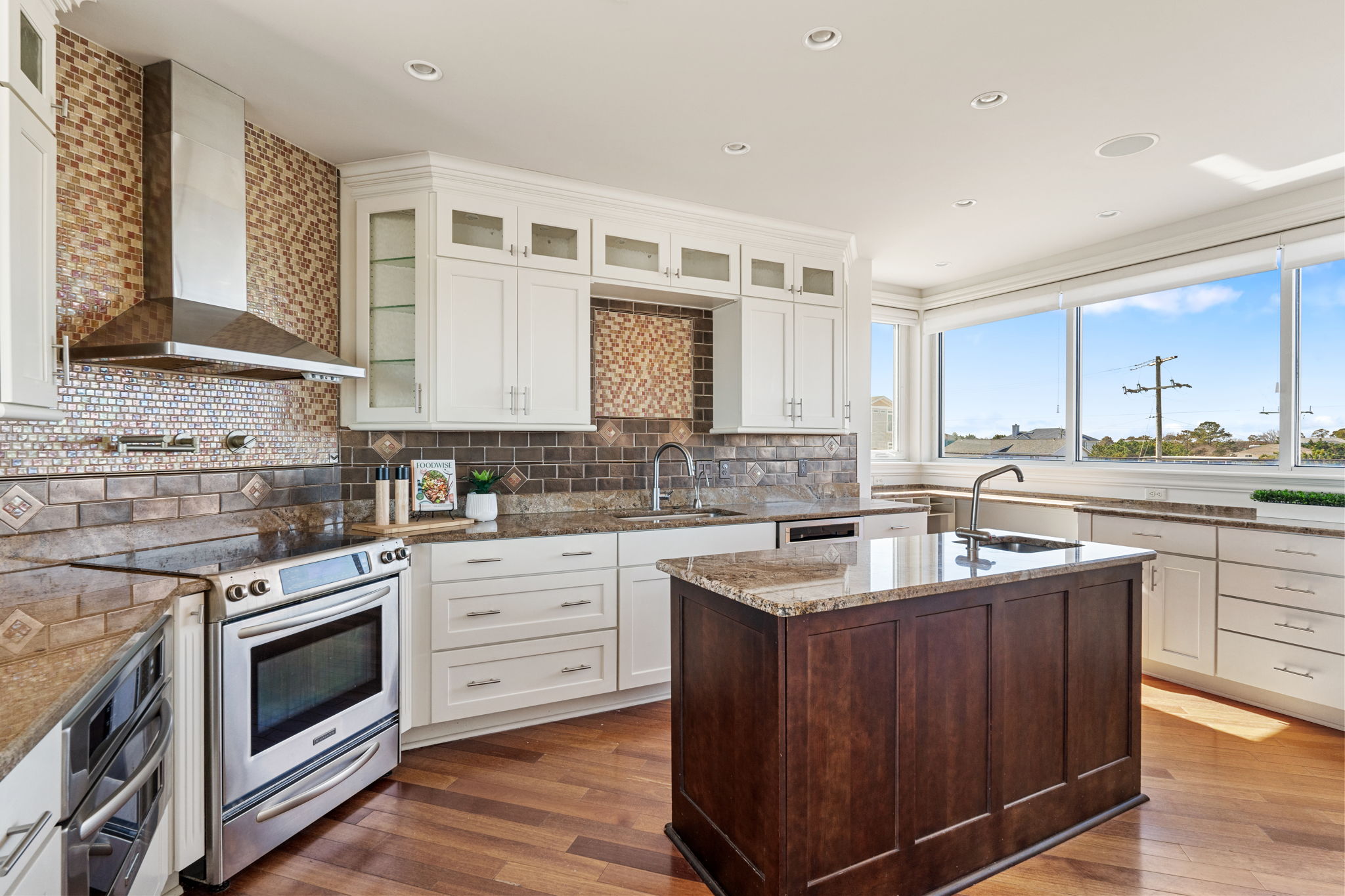 A dream kitchen to work in.