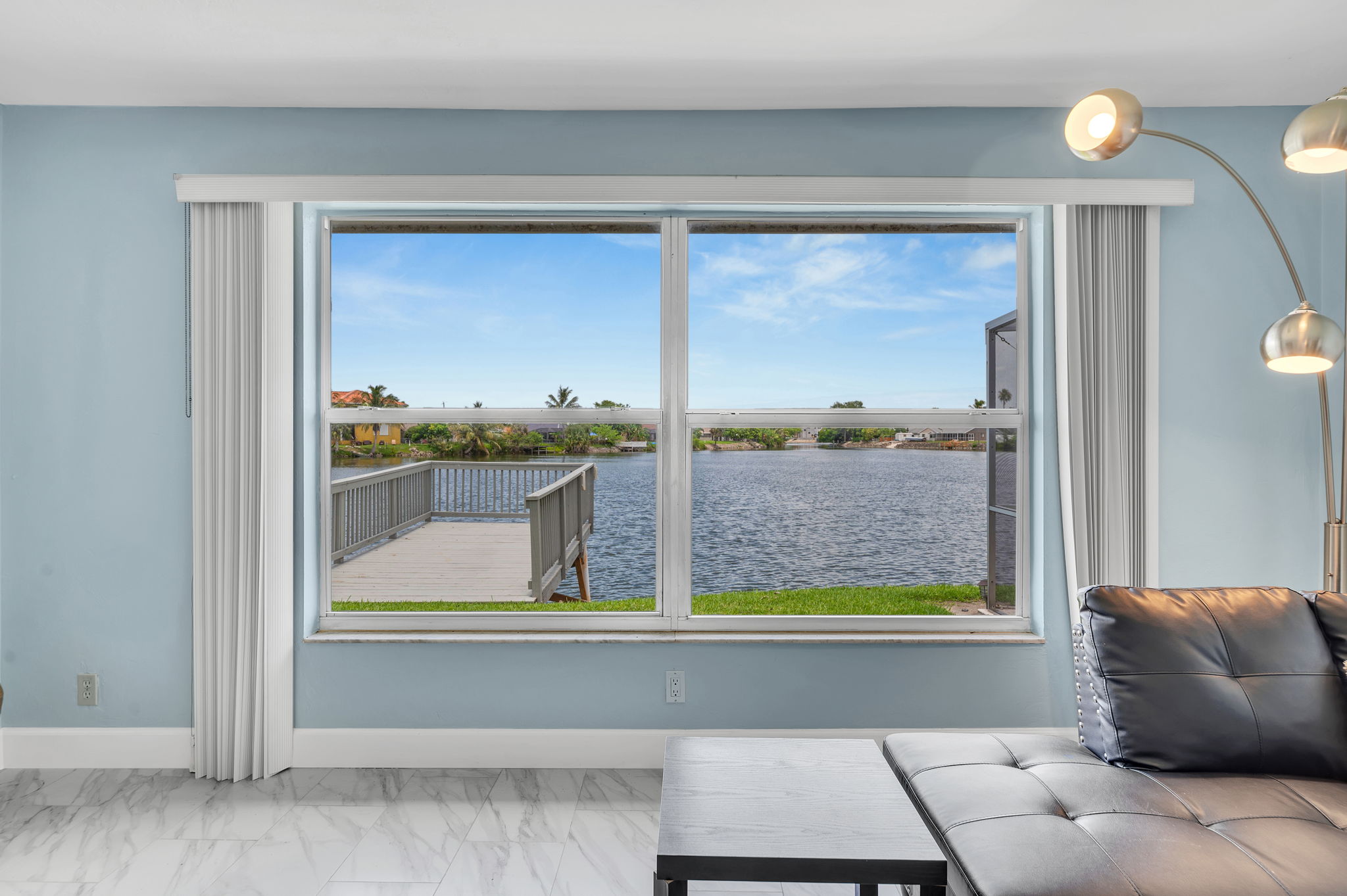 Lake View off Living