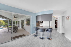 Breakfast Bar - Kitchen - Lanai