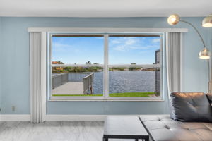 Lake View off Living