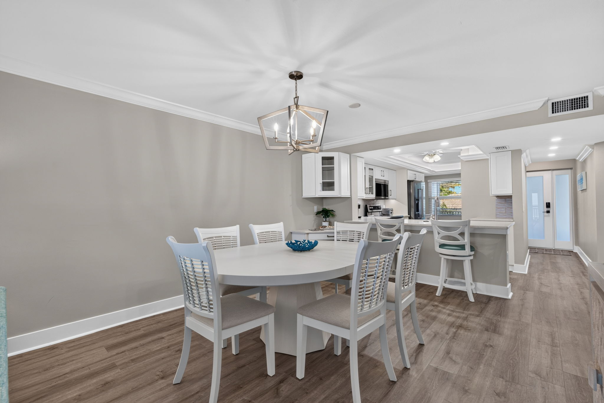 Dining Room 2 of 2