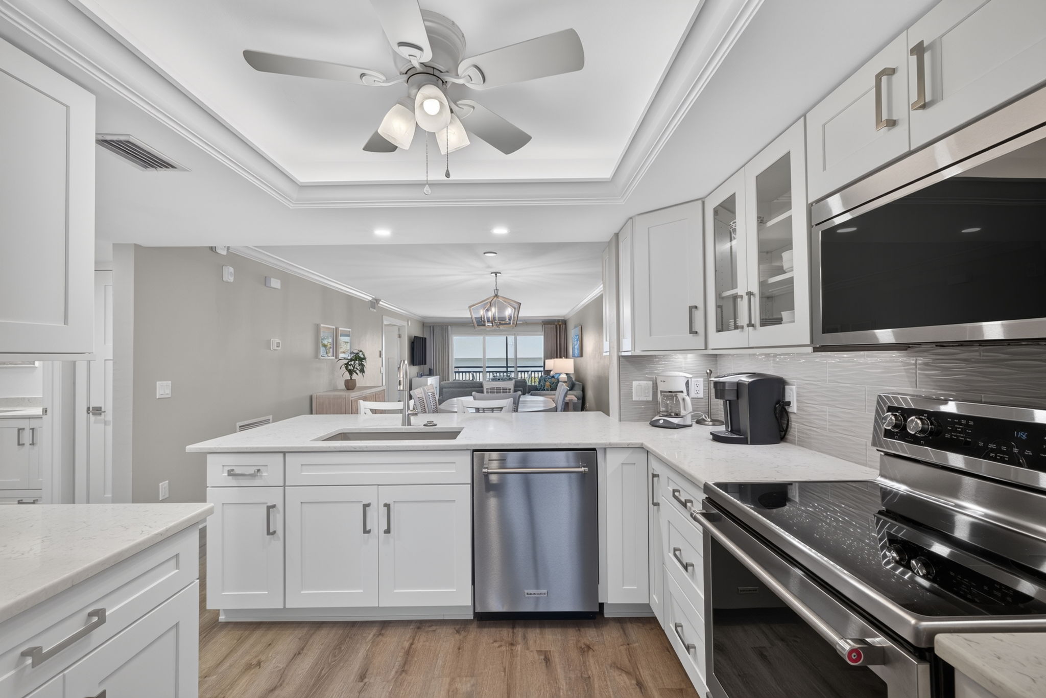 Kitchen 2 of 4