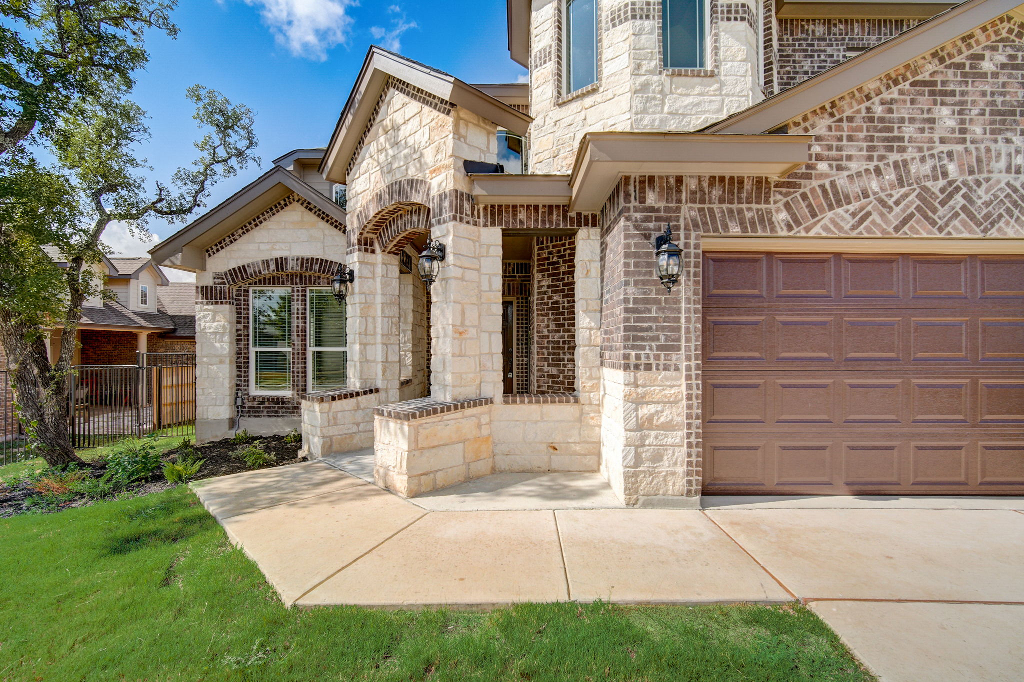 Ancient Oak Way-007