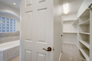 Ancient Oak Way-035