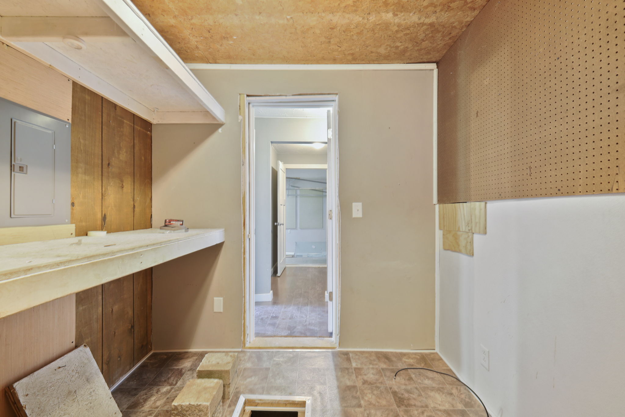  Photo 18