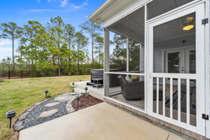 Screened-in Porch