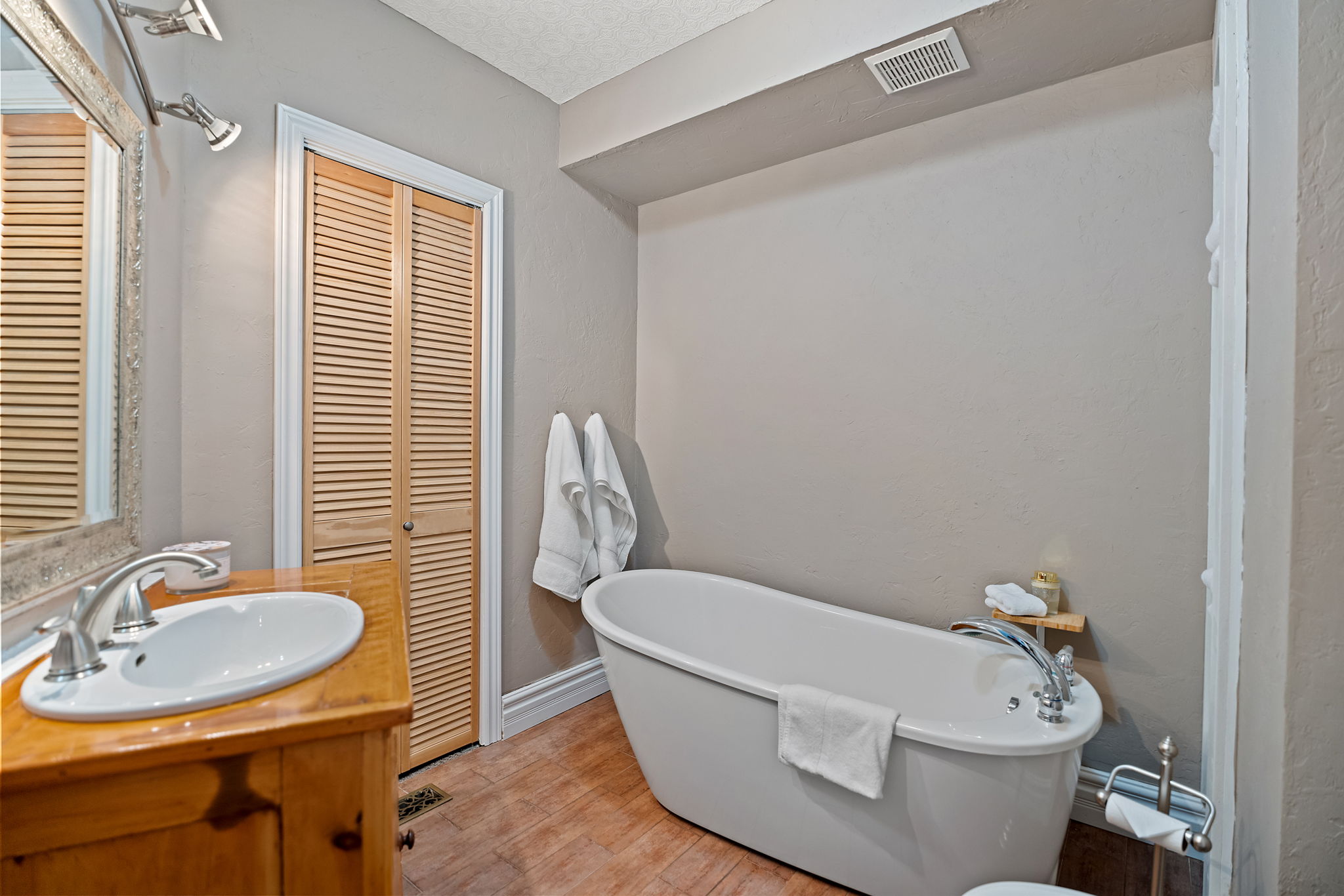 Main Floor Bathroom