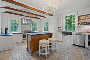 Kitchen/Breakfast Bar