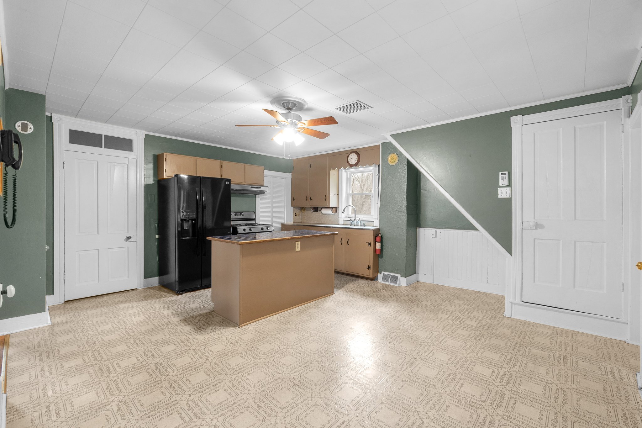 08. Kitchen.jpg