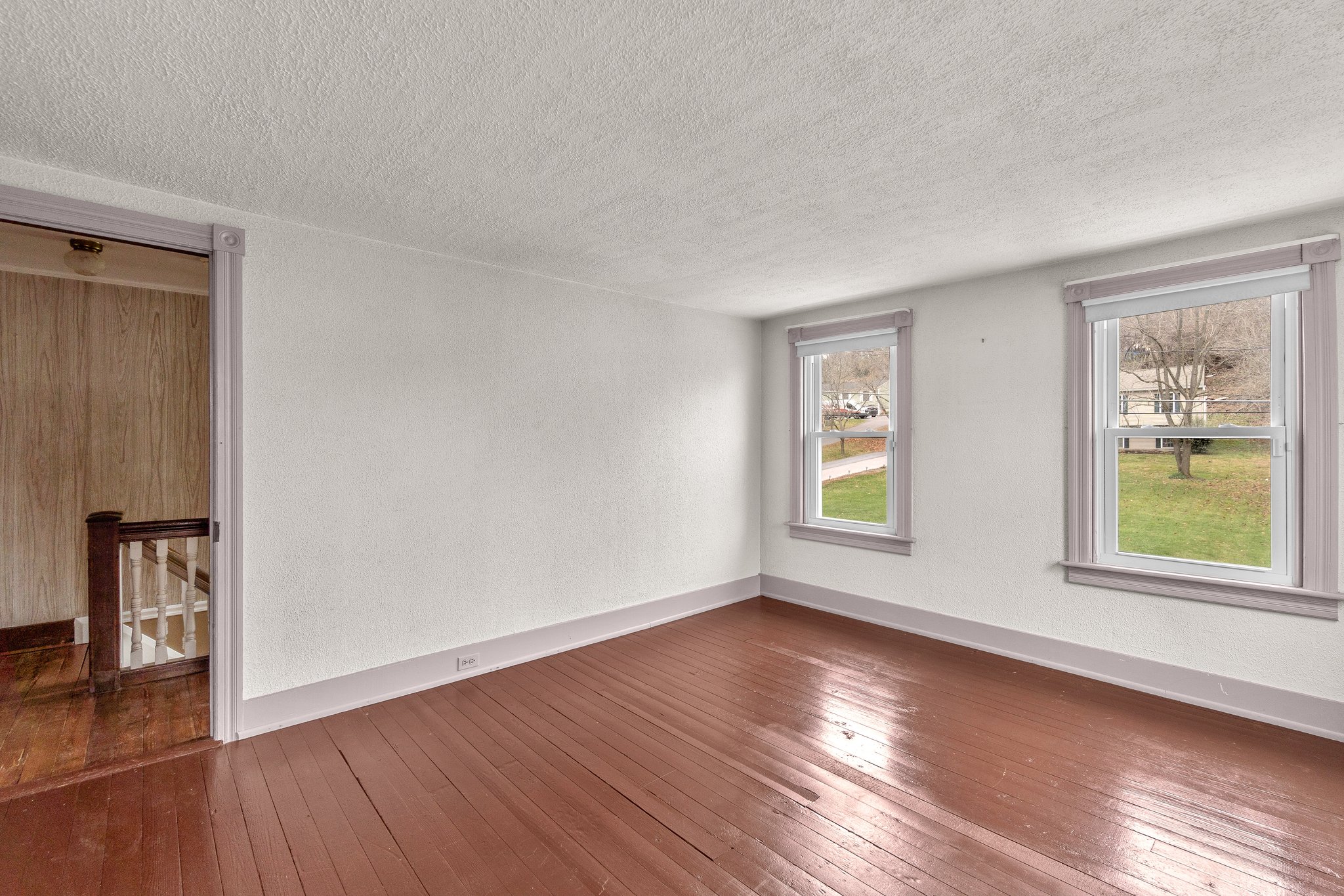 20. Upper bedroom.jpg