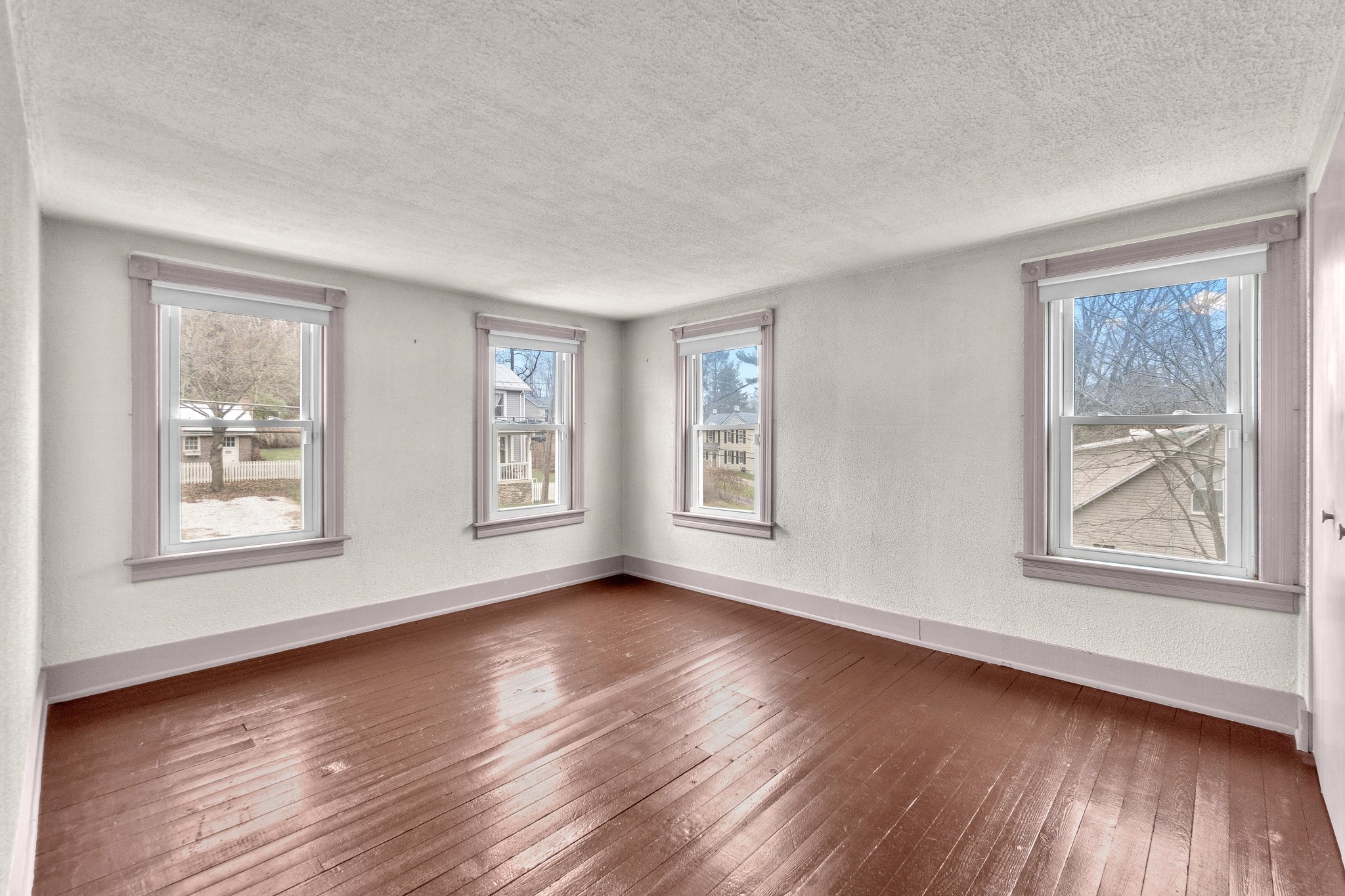 19. Upper bedroom.jpg
