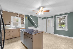 07. Kitchen.jpg