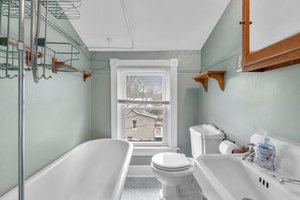 22. Upper bath.jpg