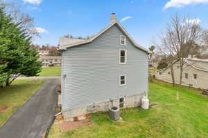 39. Back exterior.jpg