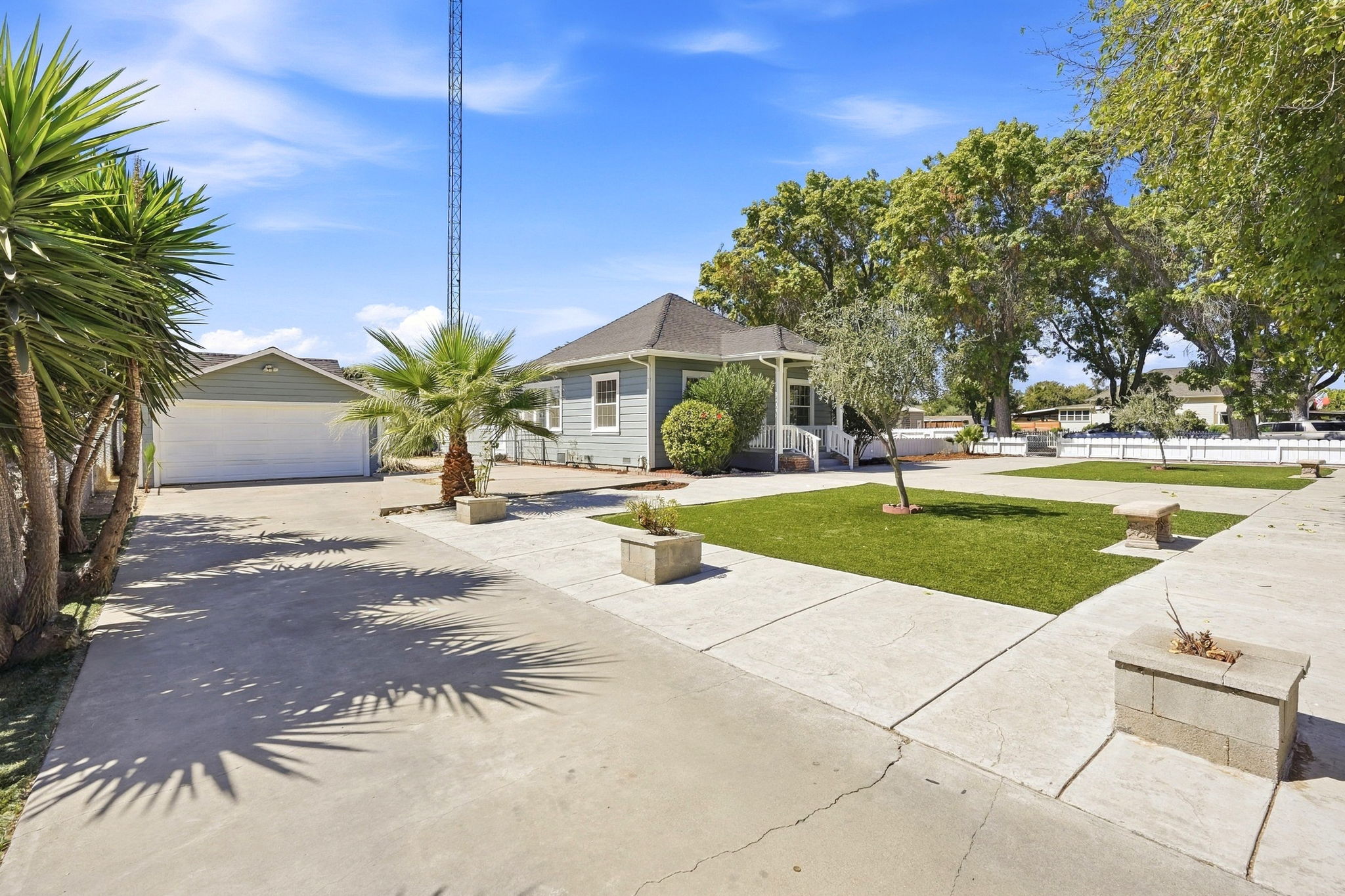 002_F8_307 West Ave