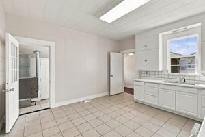 015_F8_307 West Ave