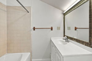 028_F8_307 West Ave
