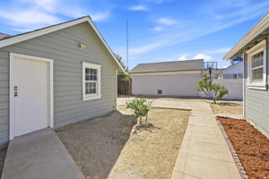 033_F8_307 West Ave