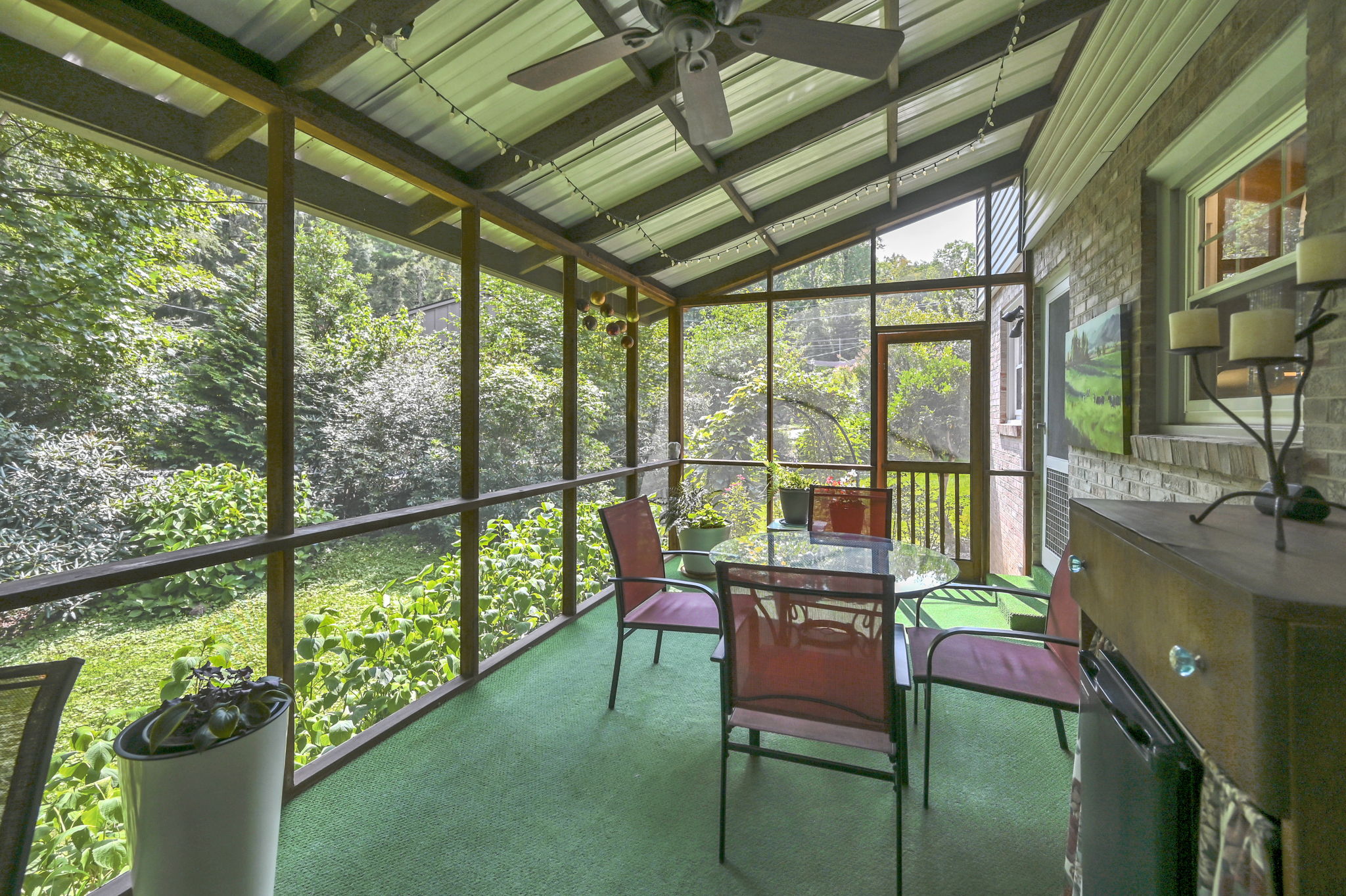 Screened-in Porch