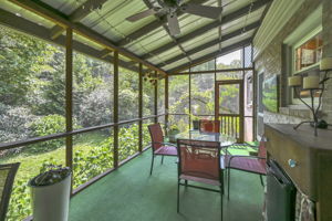 Screened-in Porch