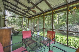 Screened-in Porch