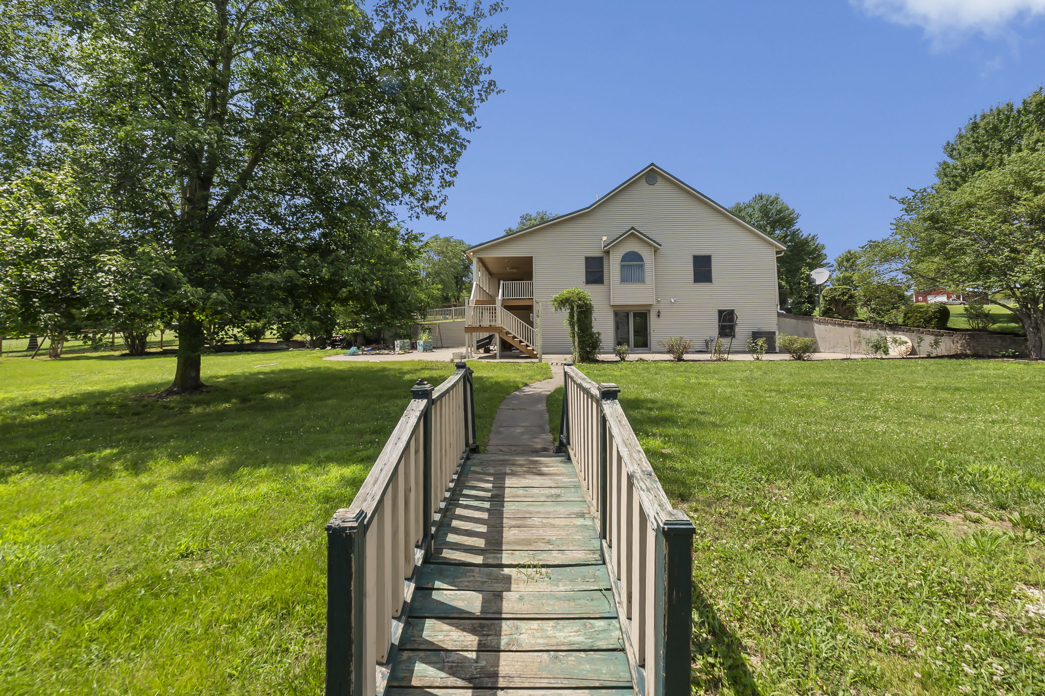  Photo 16