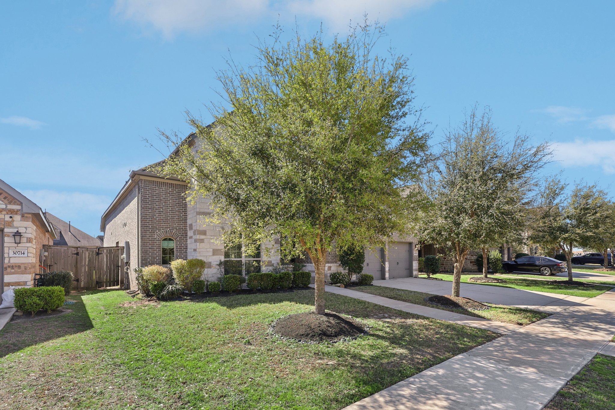 Aster Brook Dr-S1903-002.jpg