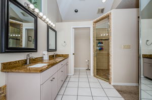 Master Bathroom 1B-2