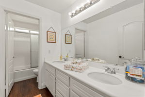  Photo 23