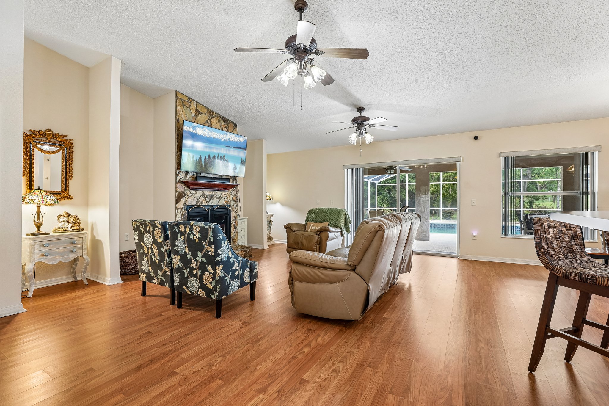 Buttercup Ln-S0508-006.jpg