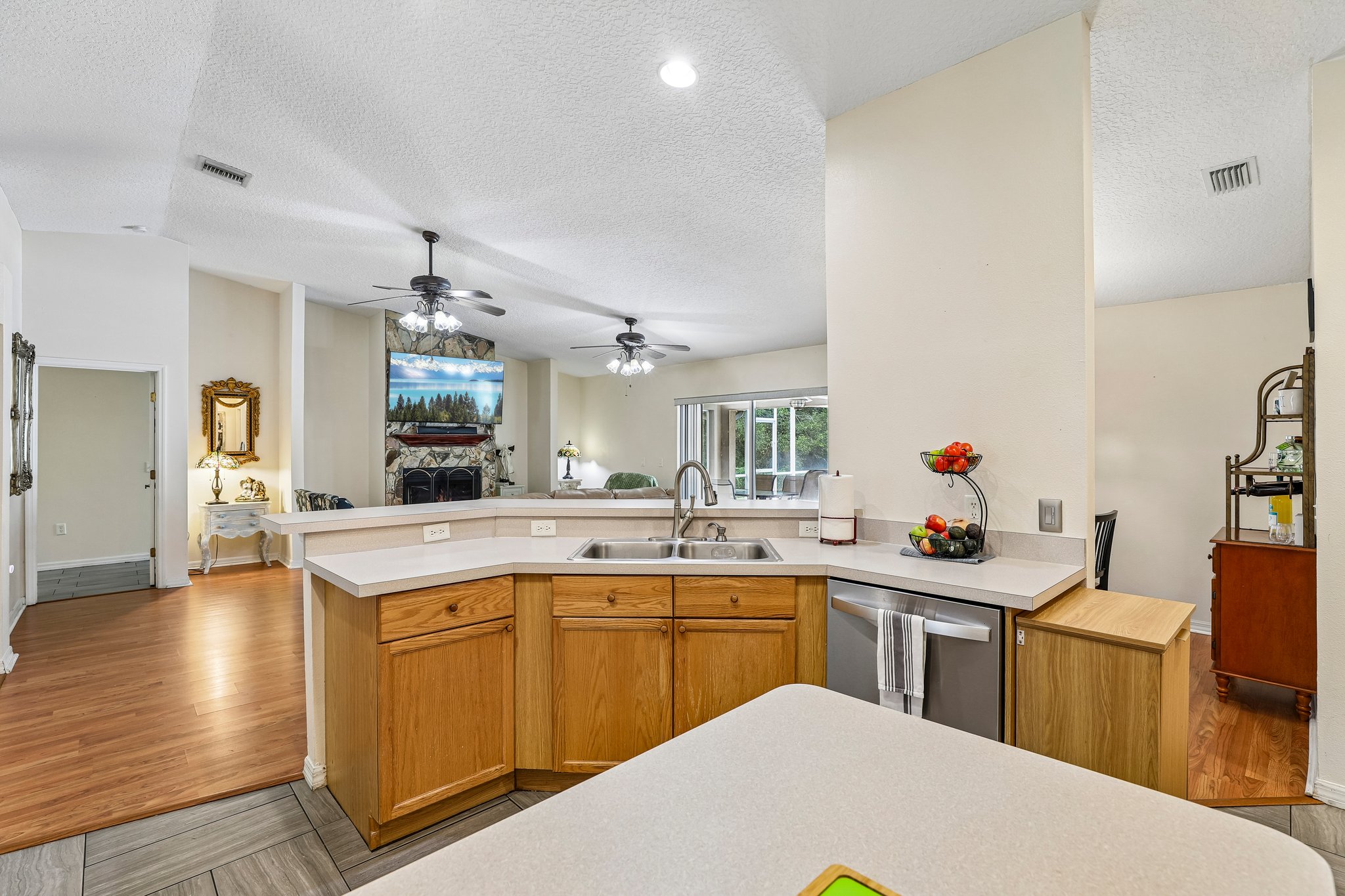 Buttercup Ln-S0508-016.jpg