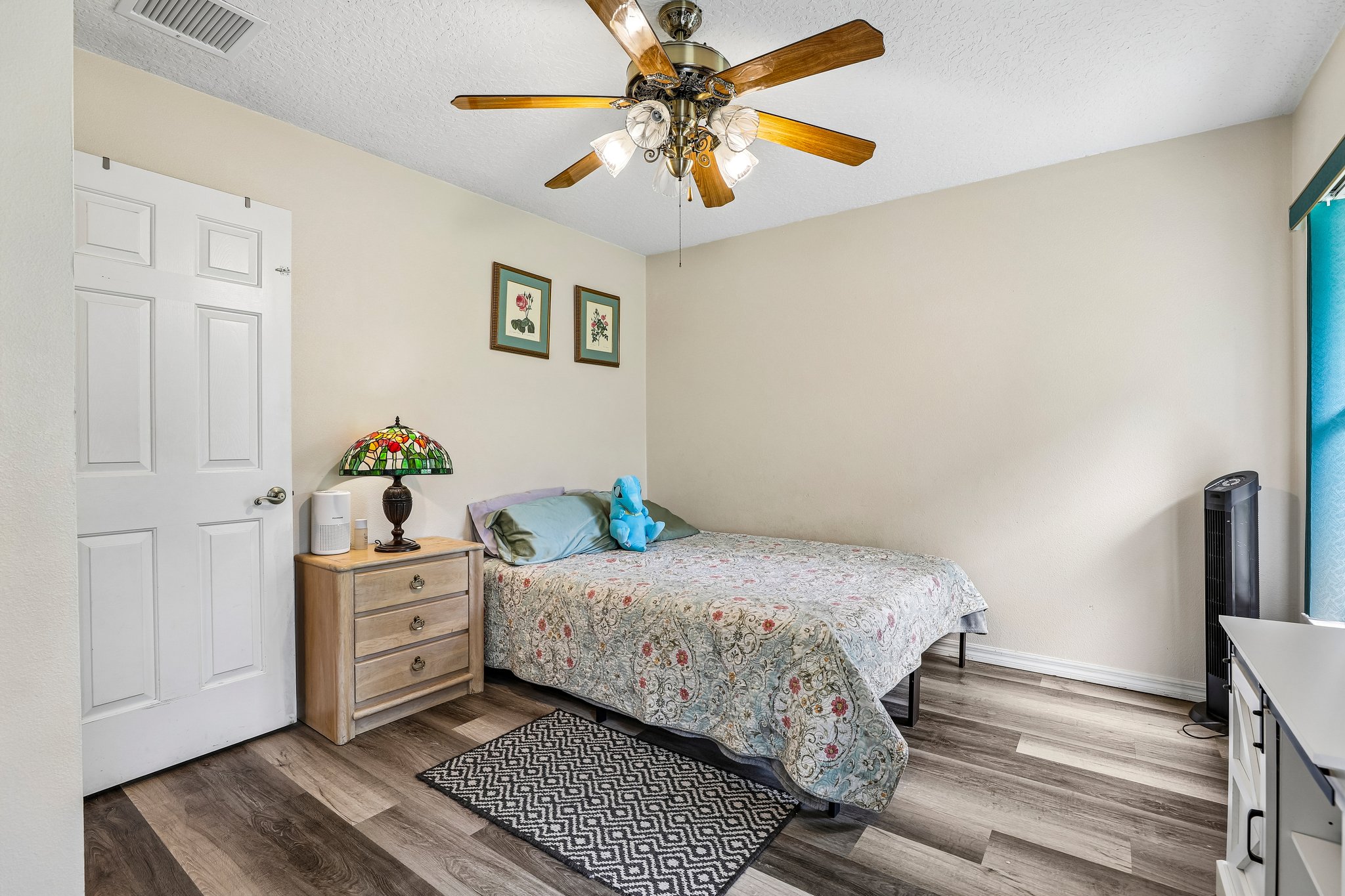 Buttercup Ln-S0508-020.jpg