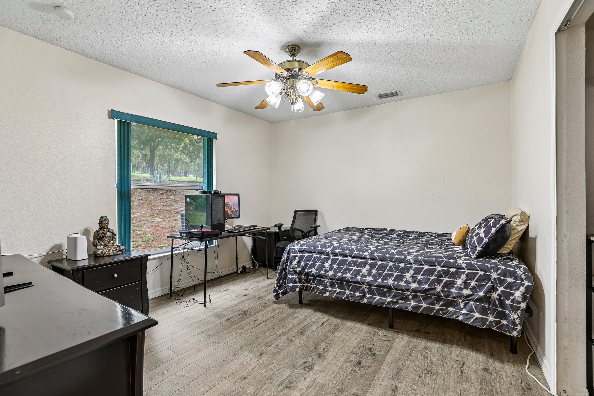 Buttercup Ln-S0508-022.jpg