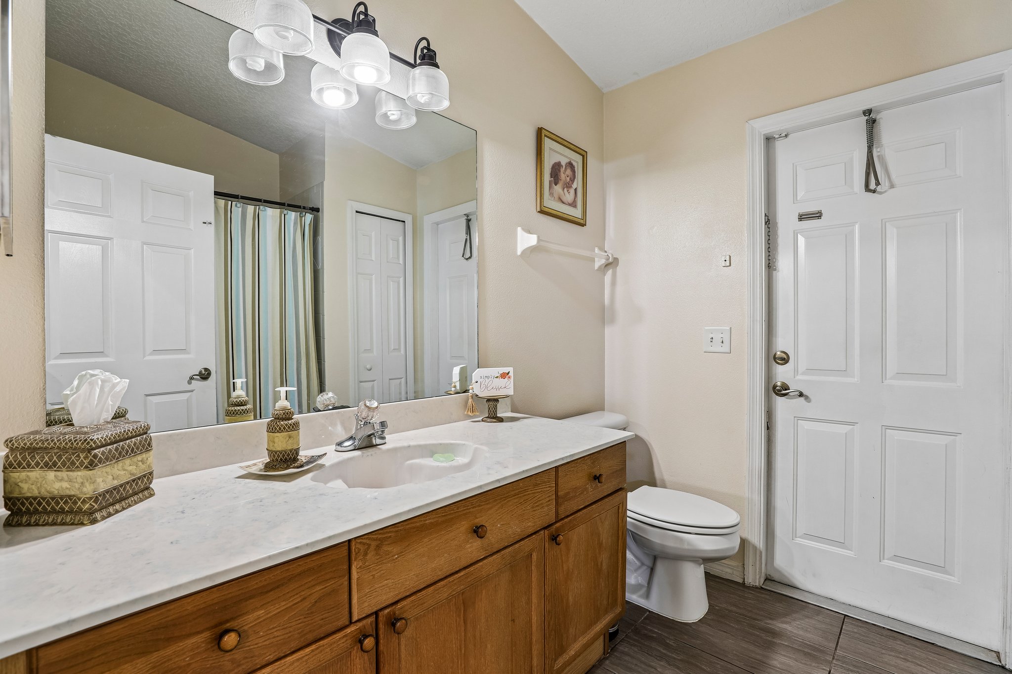 Buttercup Ln-S0508-025.jpg
