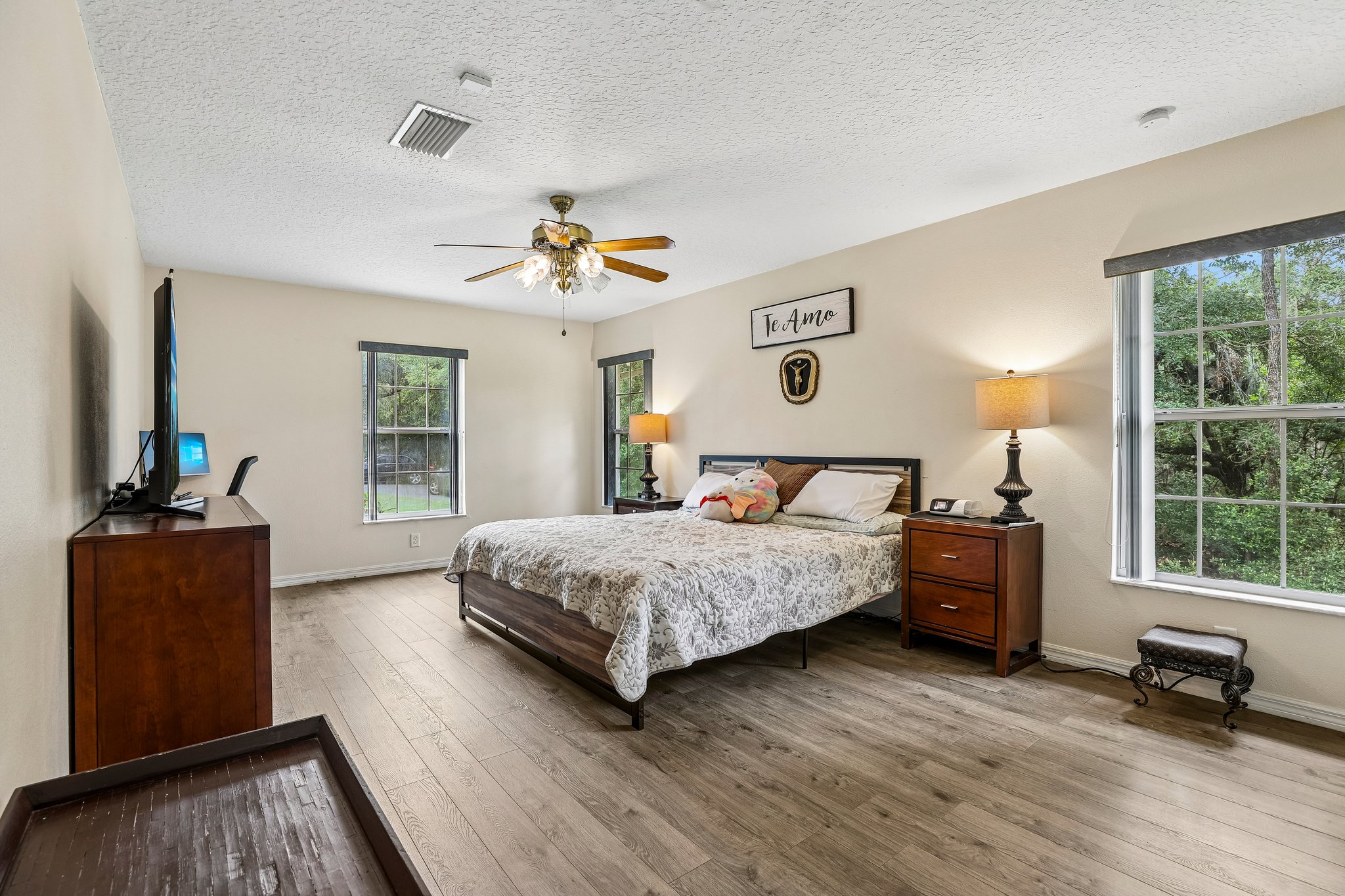 Buttercup Ln-S0508-029.jpg