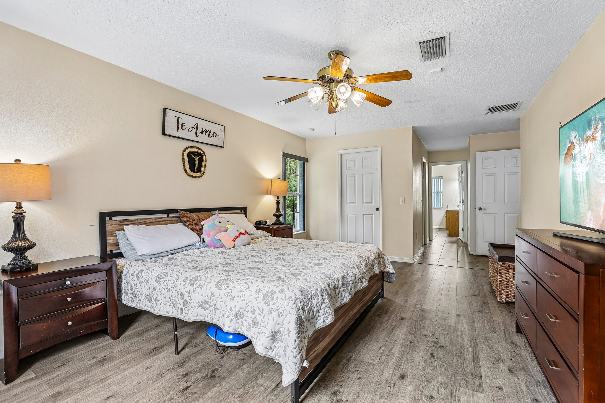 Buttercup Ln-S0508-031.jpg