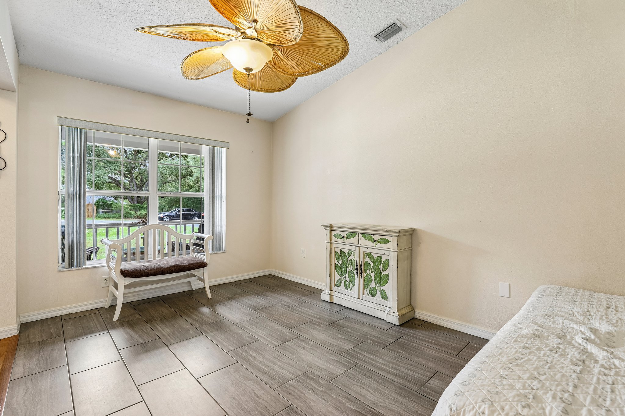 Buttercup Ln-S0508-035.jpg