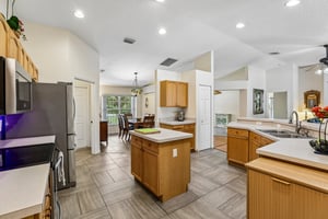 Buttercup Ln-S0508-015.jpg