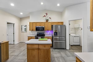 Buttercup Ln-S0508-017.jpg