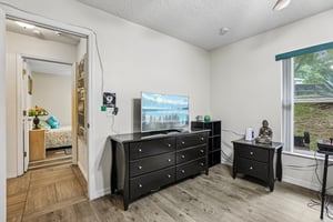Buttercup Ln-S0508-023.jpg