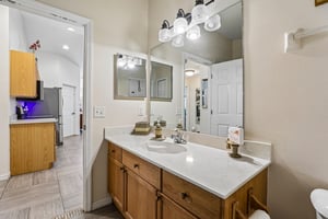 Buttercup Ln-S0508-026.jpg