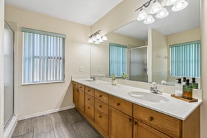 Buttercup Ln-S0508-033.jpg