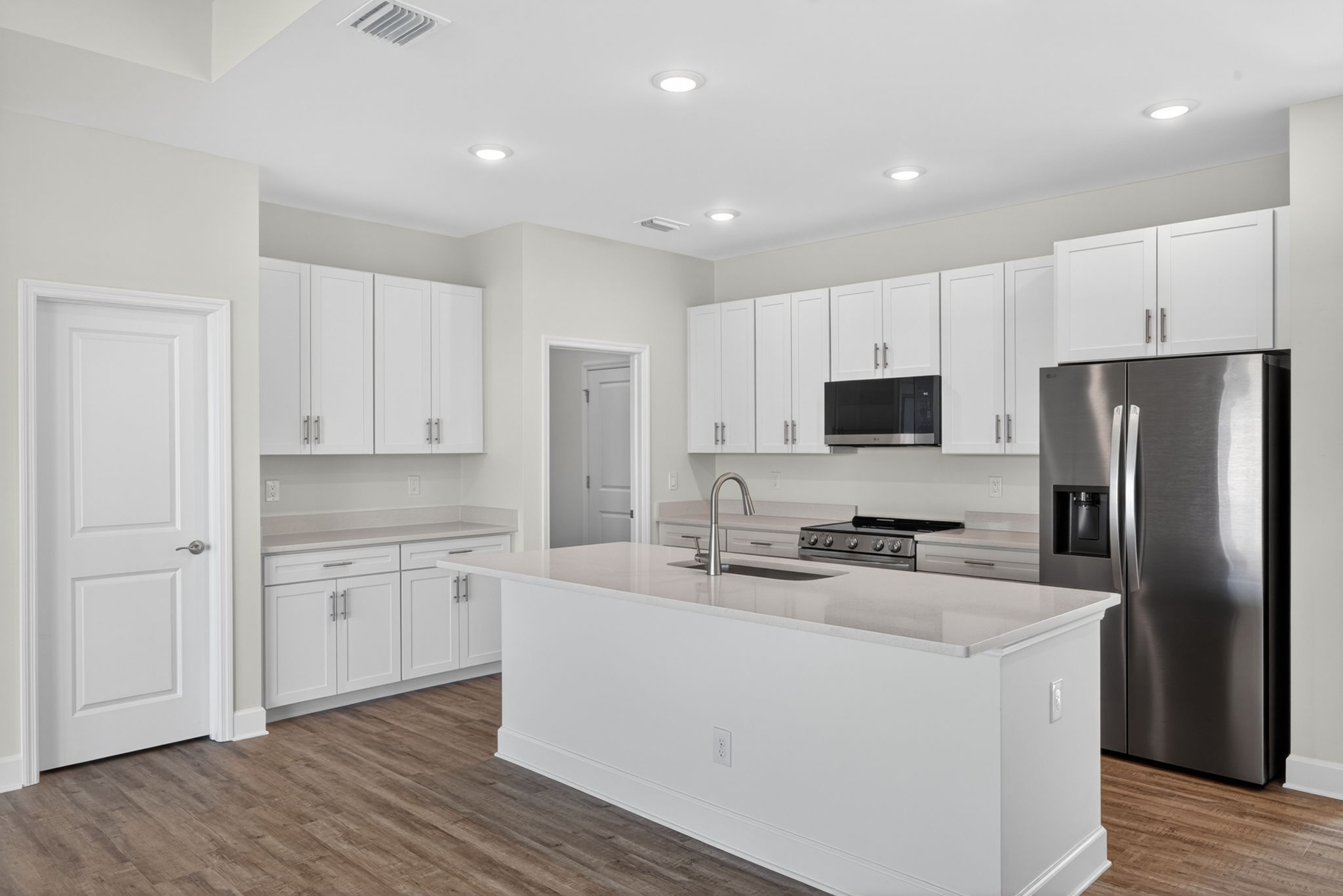 Kitchen 1 of 4