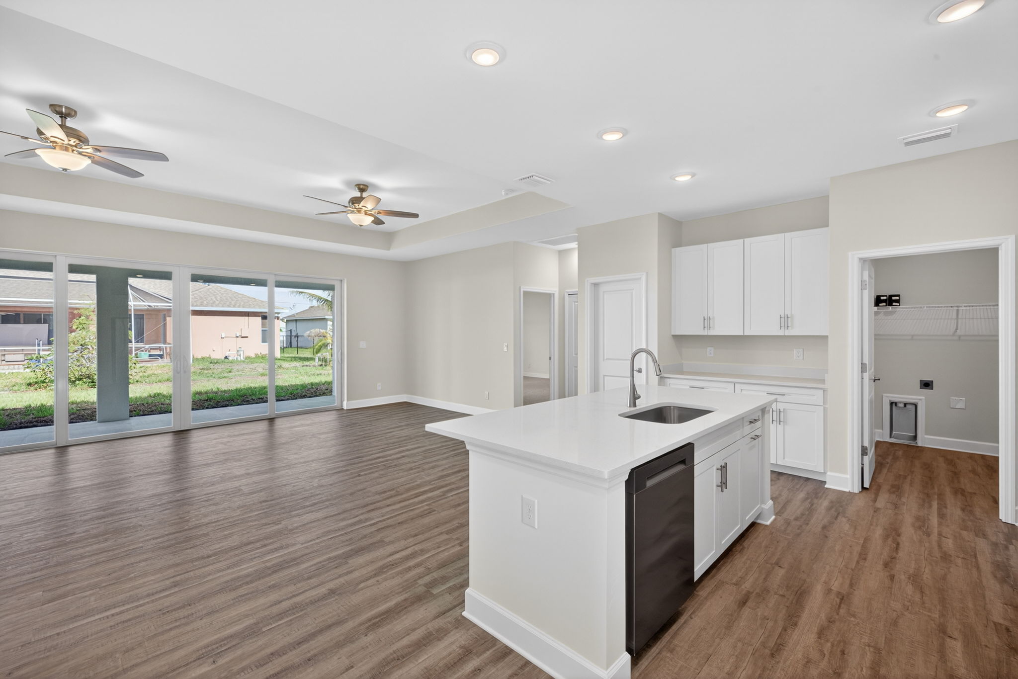 Kitchen 2 of 4