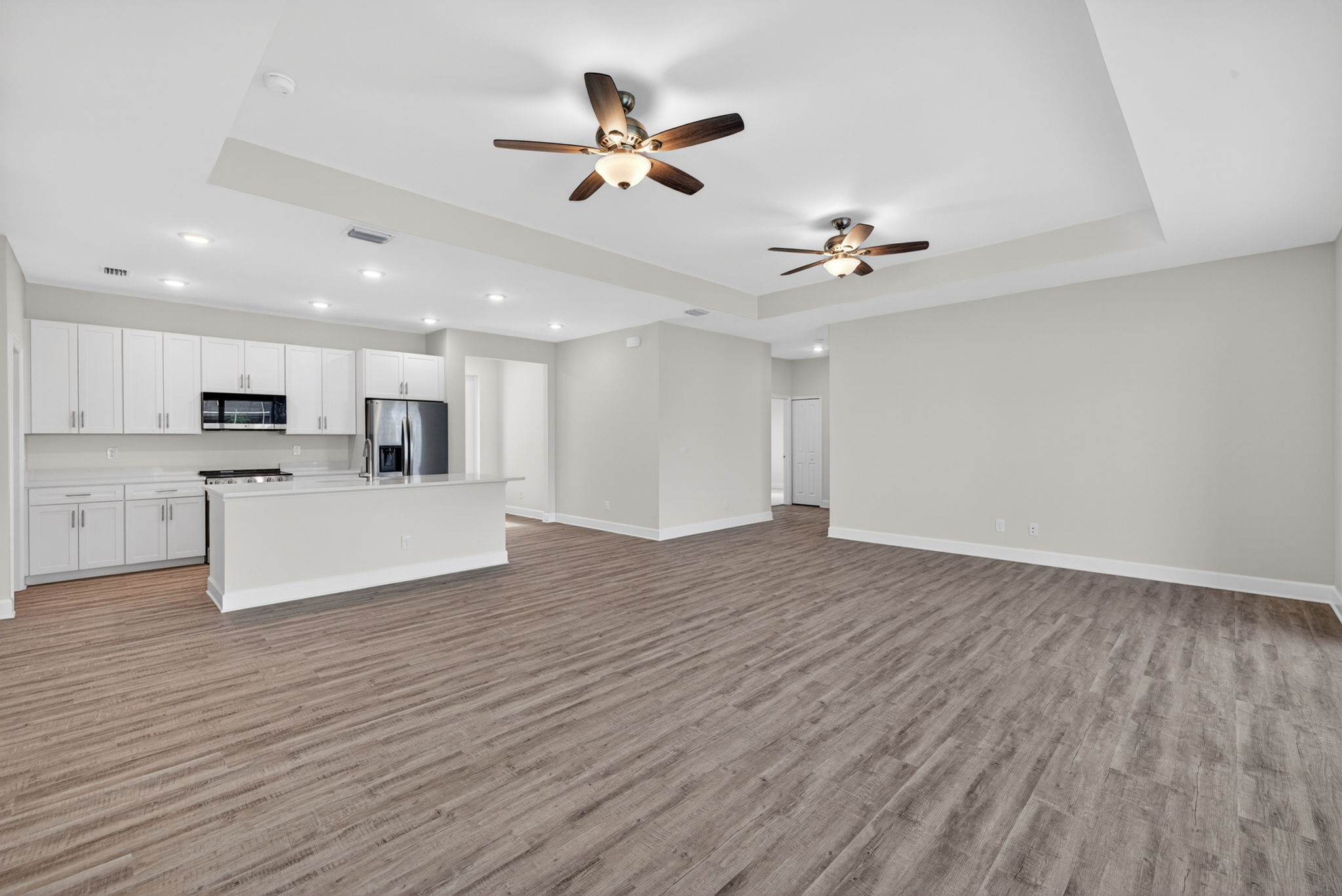 Living Room 3 of 5