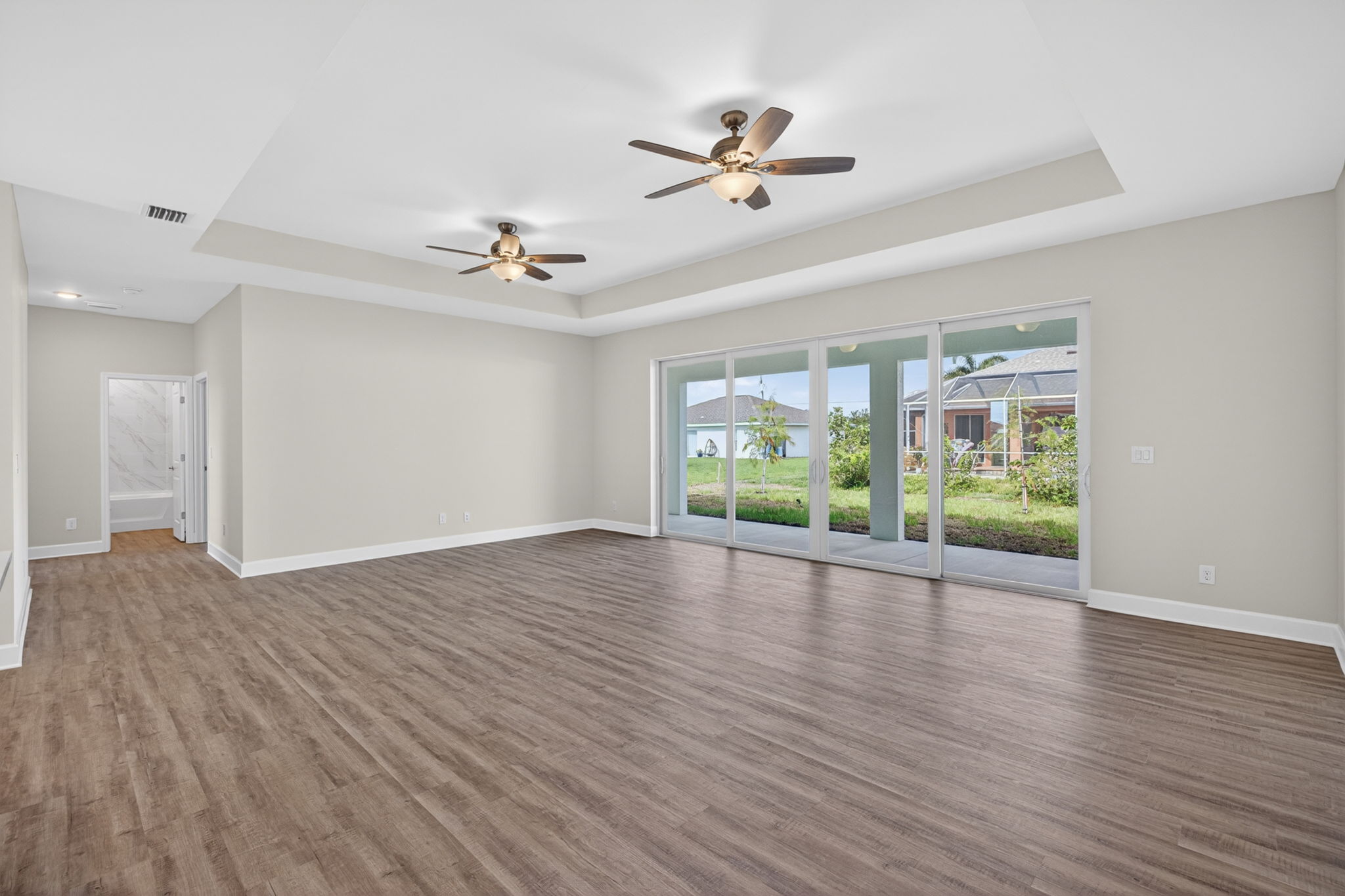 Living Room 4 of 5