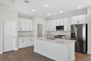Kitchen 1 of 4