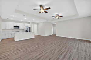 Living Room 3 of 5