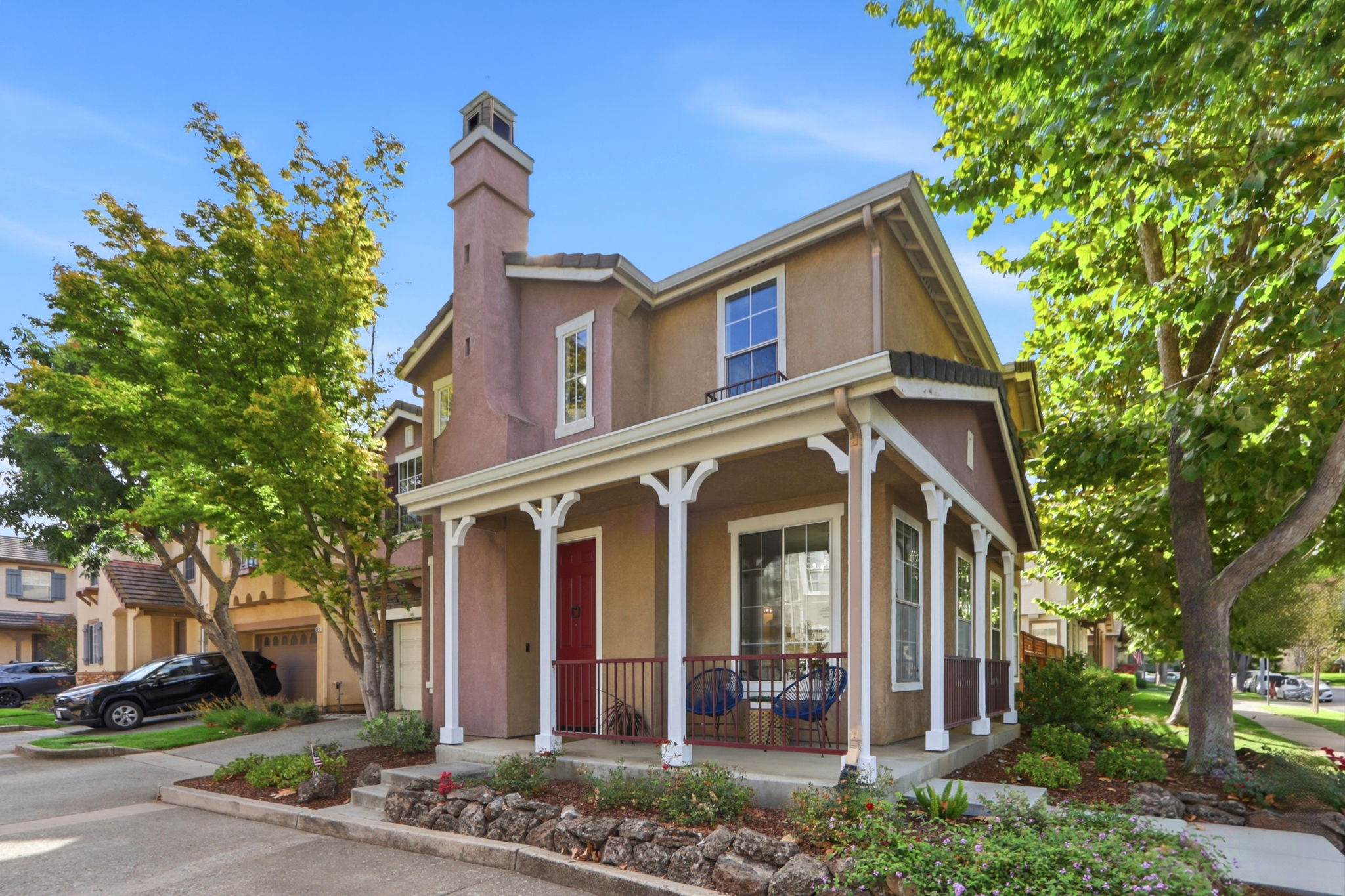 002_F8_3075 Rubino Cir